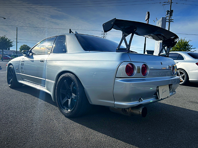 Rear exterior of R32 SKYLINE GT-R.