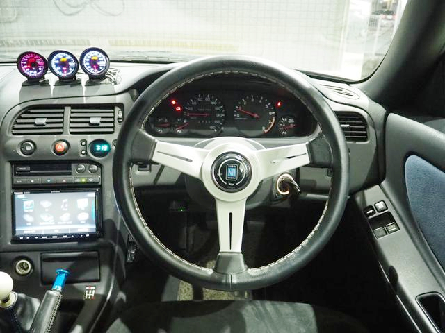 Driver side speed cluster of R33 SKYLINE 2-DOOR GTS TYPE-S.