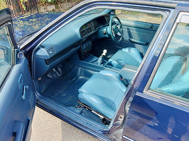 Interior Dashboard of Y31 CEDRIC SEDAN.