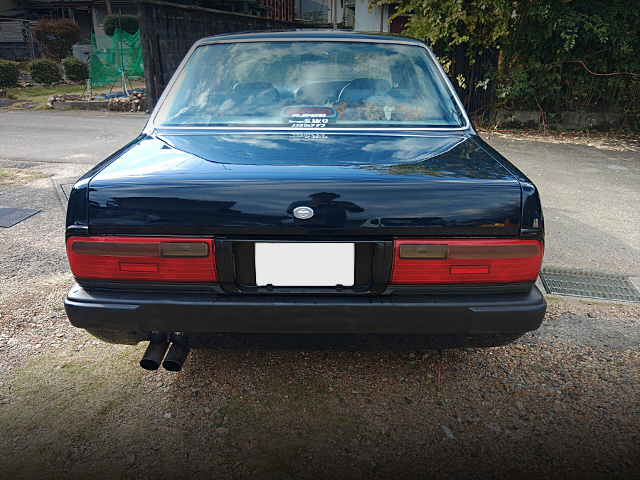 Rear exterior of Y31 CEDRIC SEDAN.