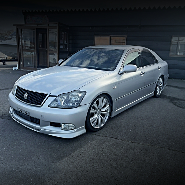 Front exterior of GRS184 CROWN ATHLETE.