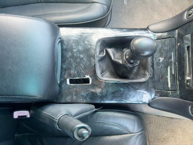 Manual Shift knob of GRS184 CROWN ATHLETE.