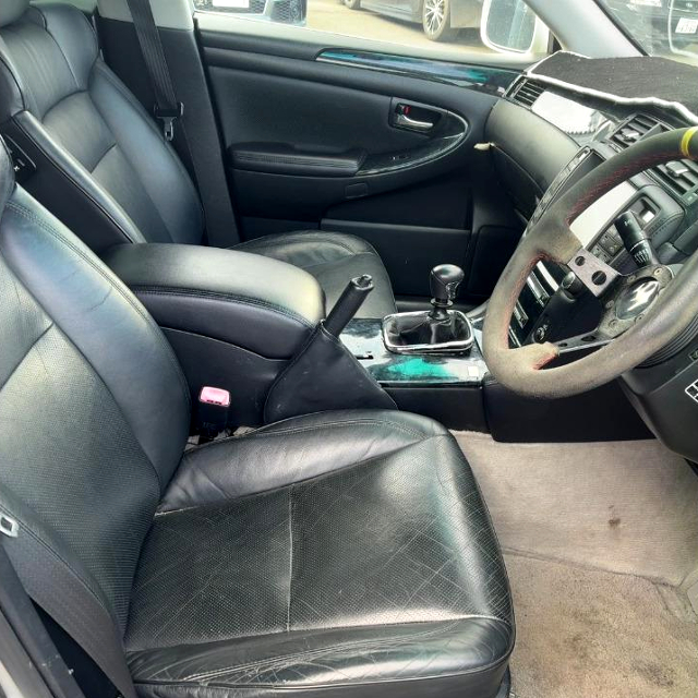 Interior of GRS184 CROWN ATHLETE.