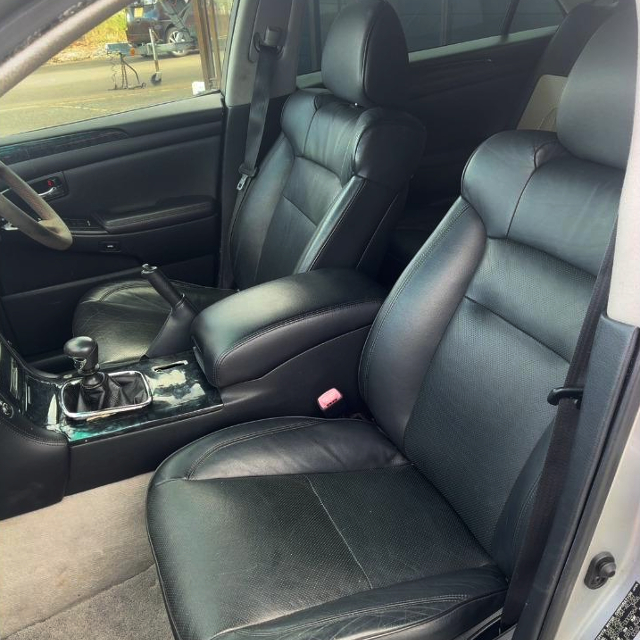 Seats of GRS184 CROWN ATHLETE.