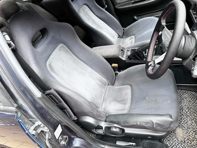 GT-R seats.