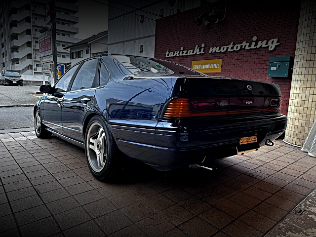 Rear side exterior of A31 NISSAN CEFIRO.