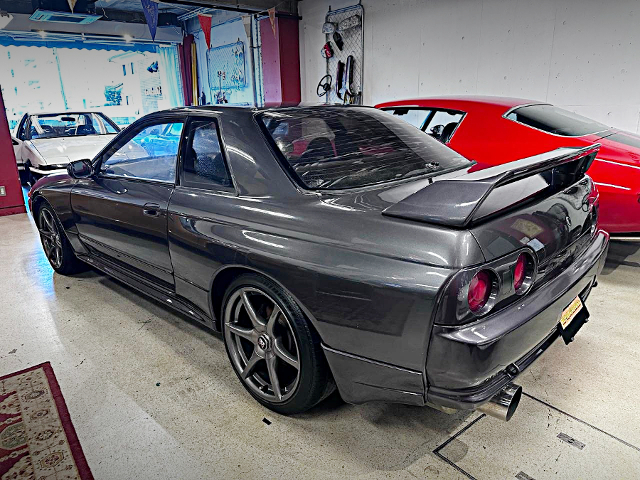 Rear exterior of BNR32 SKYLINE GT-R.
