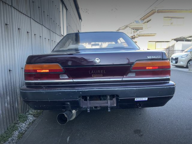 Tail lights of C33 LAUREL.