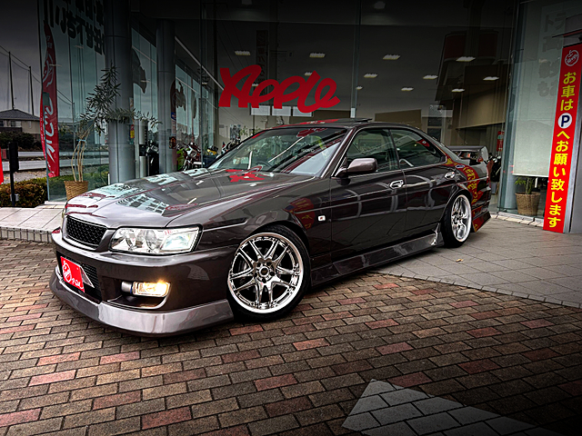 Front exterior of 8th Gen C35 NISSAN LAUREL.