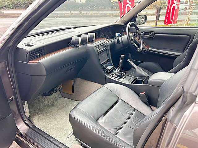 Interior Dashboard of 8th Gen C35 NISSAN LAUREL.