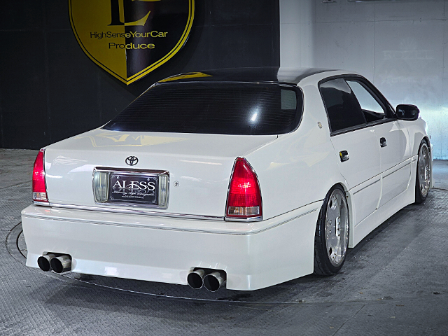 Rear exterior of Real OG JDM Style UZS157 CROWN MAJESTA 4.0 F-TYPE.