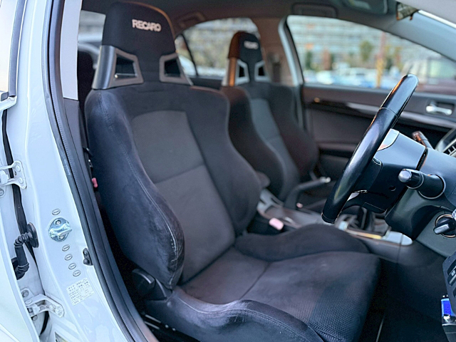 Interior Seats of LANCER EVOLUTION X GSR.