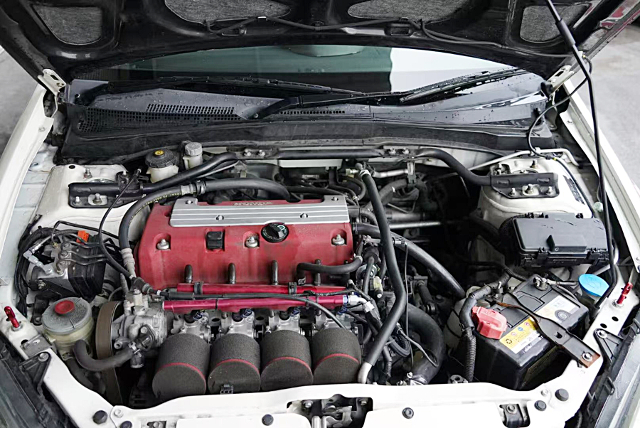 K20A i-VTEC engine with 4-THROTTLE BODY.