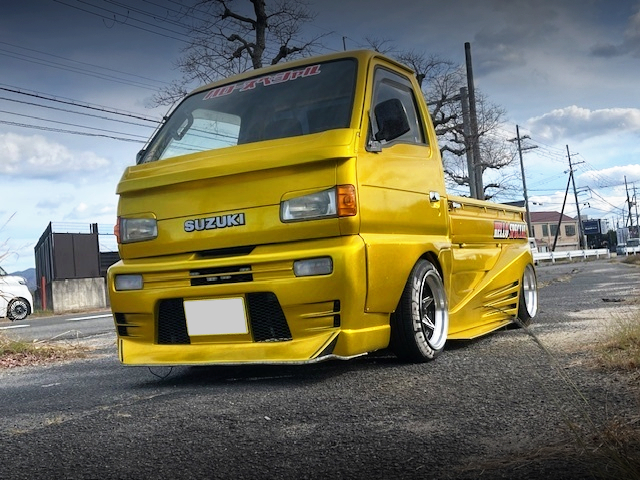 Front Left side exterior of HELLO-SPECIAL WIDEBODY DD51T SUZUKI CARRY.