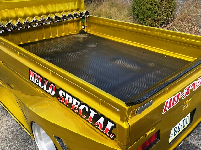 Cargo area of HELLO-SPECIAL WIDEBODY DD51T SUZUKI CARRY.