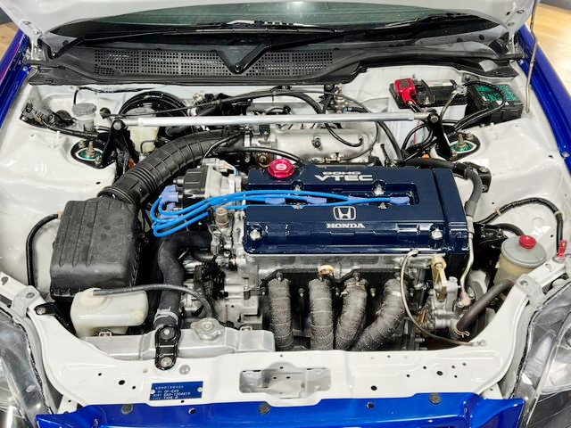 B20B 2.0L VTEC engine.