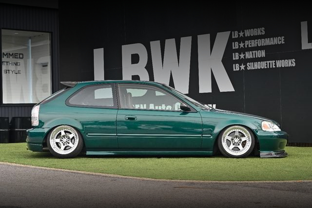 Side exterior of EK9 CIVIC TYPE-R X.