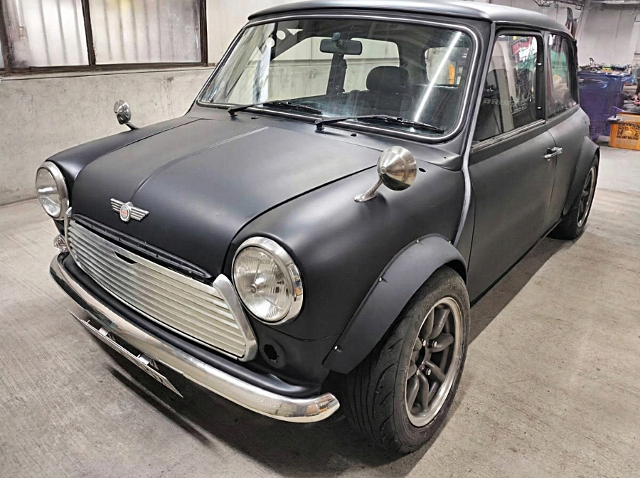 Front exterior of DRIFT SPEC CLASSIC MINI.