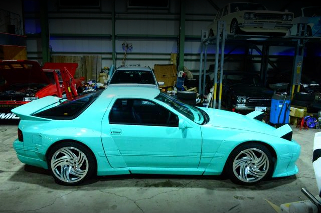 Side exterior of PANDEM WIDEBODY FC3S RX-7 GT-X.