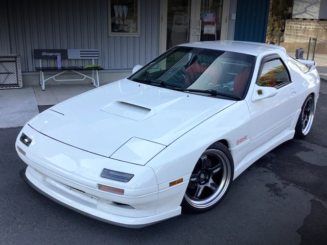 Front exterior of FC3S SAVANNA RX-7.