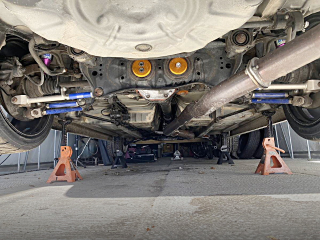Under floor of GX100 TOYOTA CHASER.