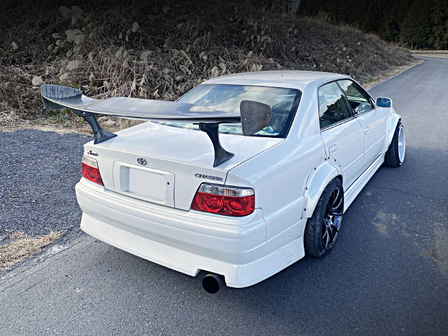 Rear exterior of GX100 TOYOTA CHASER.