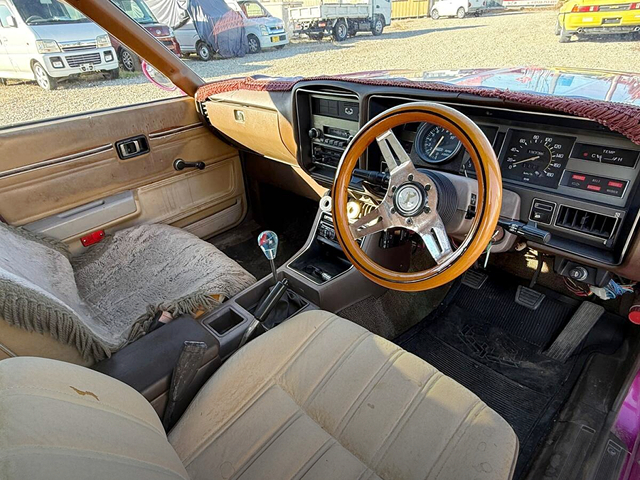 interior of KAIDO RACER Build WORKS WIDEBODY HC231 LAUREL.