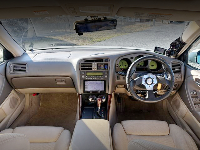 Interior of JZS161 ARISTO V300.