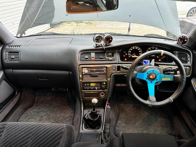Interior of JZX100 CHASER TOURER-V.