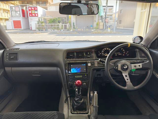 Interior Dashboard of JZX100 TOYOTA MARK 2.
