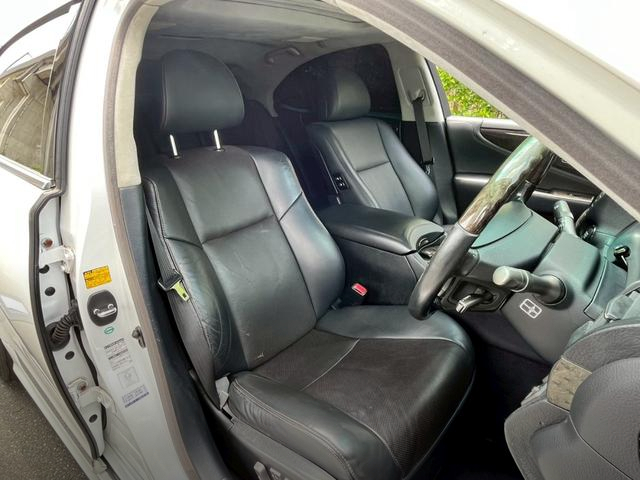 interior seats of USF40 LEXUS LS460 VERSION S I-PACKAGE.