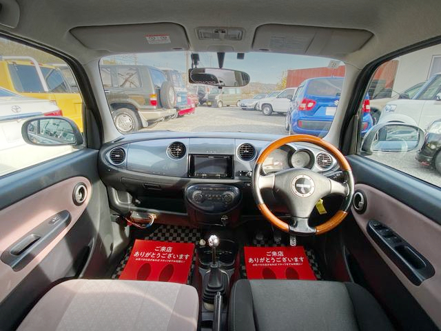 Interior of 2nd Gen DAIHATSU MIRA GINO.