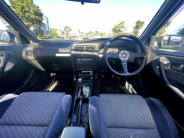Interior Dashboard of 1st Gen P10 NISSAN PRIMERA.