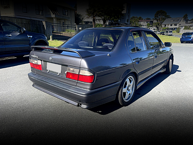 Rear exterior of 1st Gen P10 NISSAN PRIMERA.