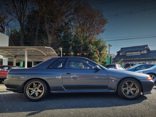 Side exterior of R32 SKYLINE GT-R.