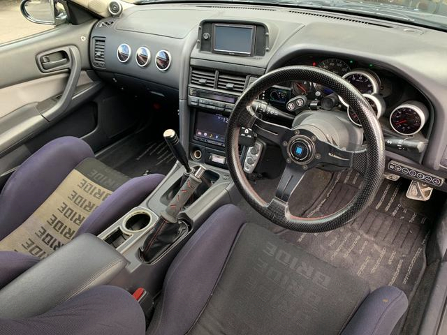 Interior of R34 SKYLINE 4-DOOR 25GT-X TURBO.