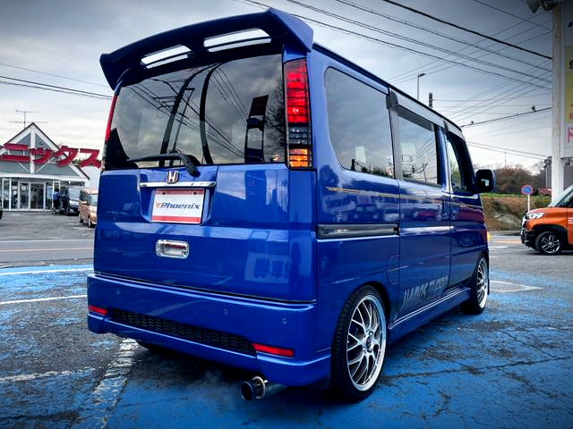 Rear exterior of 2nd Gen HONDA VAMOS.