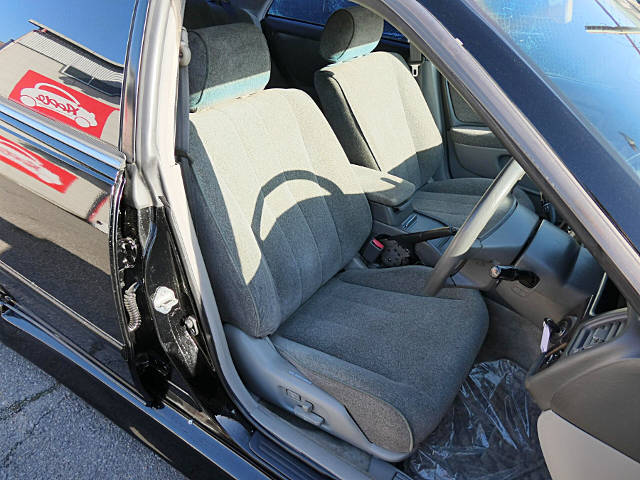 Seats of X100 TOYOTA MARK II.