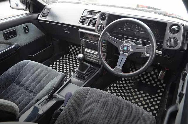 DAshboard of AE86 COROLLA LEVIN GT APEX.