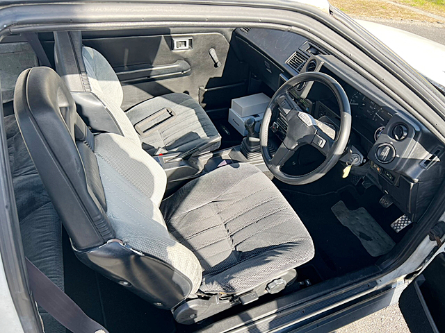 Interior Dashboard of AE86 COROLLA LEVIN GT APEX.
