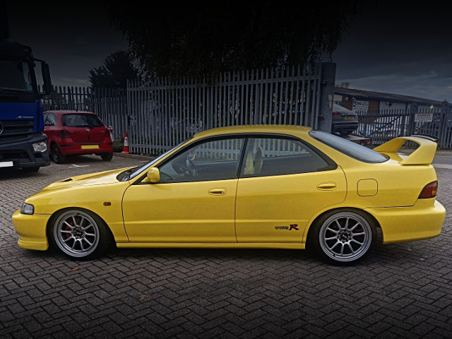 Left-side exterior of DB8 HONDA INTEGRA 4-DOOR.