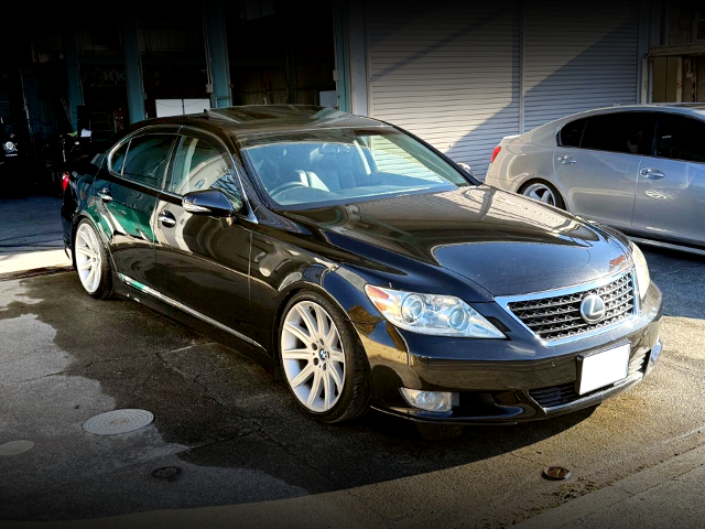 Front exterior of DRIFT SPEC! USF40 LEXUS LS460.