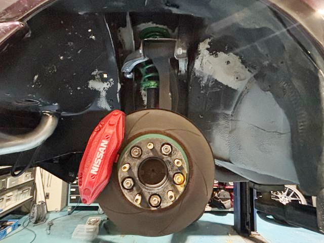 Front 4-POT caliper.