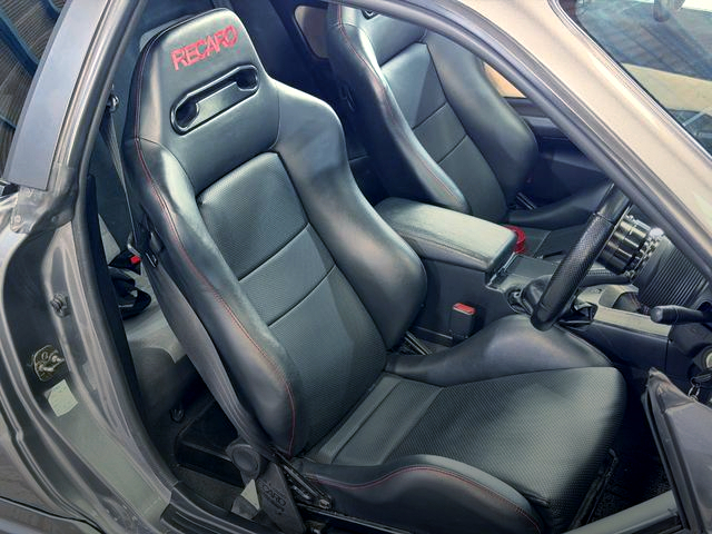 Interior RECARO seats of KUHL-RACING WIDEBODY ER34 SKYLINE 2-DOOR 25GT TURBO.