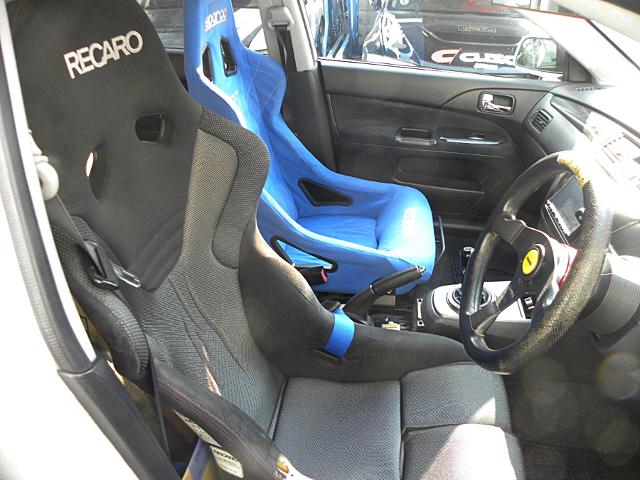 Interior seats of LANCER EVOLUTION VII.