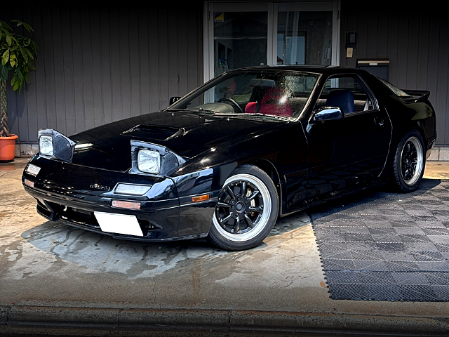 Front exterior of FC3S SAVANNA RX-7 GT-X.