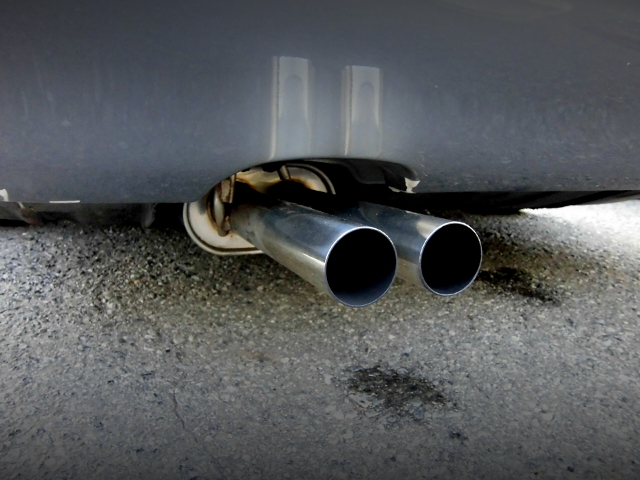 Dual exhaust muffler.