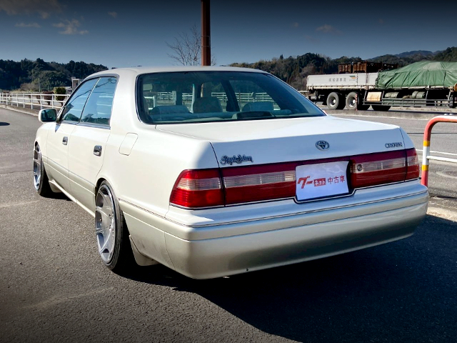 Rear exterior of 10th Gen CROWN ROYAL SALOON.