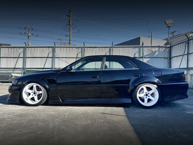 Side exterior of WIDEBODY JZX100 CHASER TOURER-V.