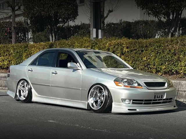 Front exterior of JZX110 MARK II iR-V.